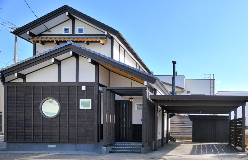 写真：木の質感が暖かい、落ち着きのある空間 〜札幌市西区 向平邸〜(1)